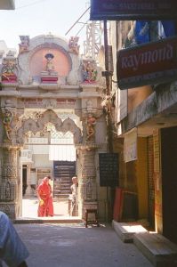 Jain_temple_in_Chickpete_in_Banagalore